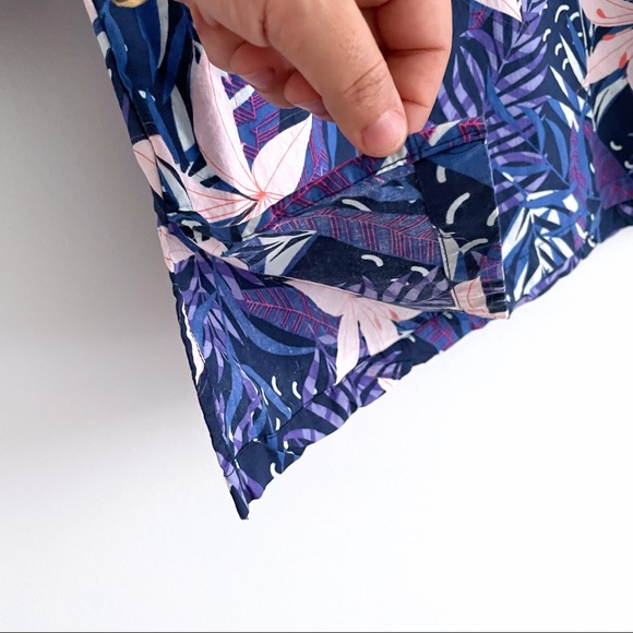 Tropical Print Tunic Blouse with Long Sleeves in Cotton for Cruise Vacations - Picture 3 of 7